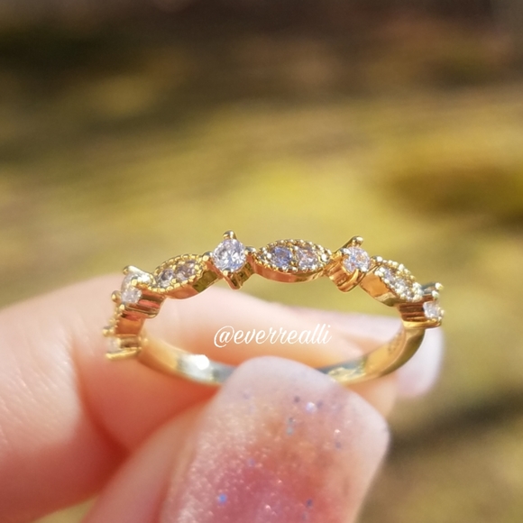 NEW Dainty Yellow Gold Milgrain Band Ring - Picture 2 of 5